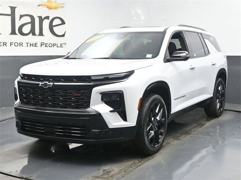 Used 2024 Chevrolet Traverse RS w/ LPO, Floor Liner Package image 7