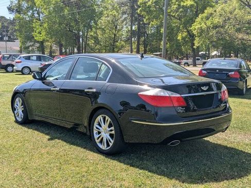 Used 2011 Hyundai Genesis 3.8 w/ Technology Pkg 4 image 5