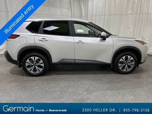 Used 2023 Nissan Rogue SV image 10