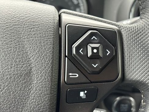 Used 2021 Toyota Tacoma TRD Sport w/ Technology Package AWD/4WD image 20