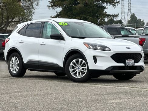 Certified 2022 Ford Escape SE w/ Convenience Package image 2