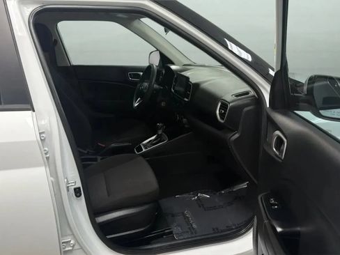 Used 2021 Hyundai Venue SE w/ Cargo Package FWD image 21