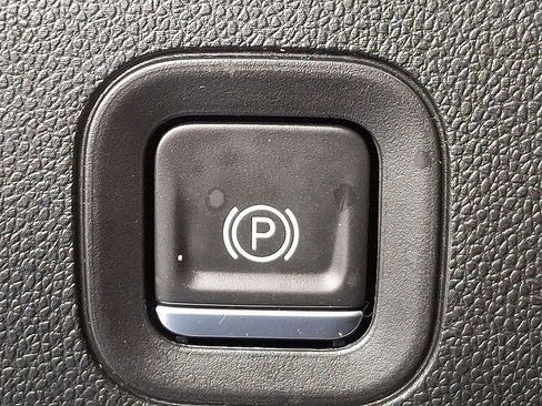 Used 2021 Chevrolet Silverado 1500 RST image 23