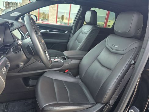 Used 2024 Cadillac XT5 Premium Luxury image 10