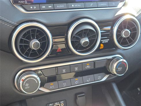 Used 2023 Nissan Sentra SV image 29