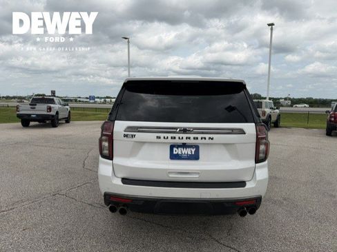 Used 2022 Chevrolet Suburban Z71 w/ Off-Road Capability Package AWD/4WD image 7