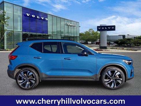 Certified 2023 Volvo XC40 B5 Plus w/ Driver Assist Package image 8