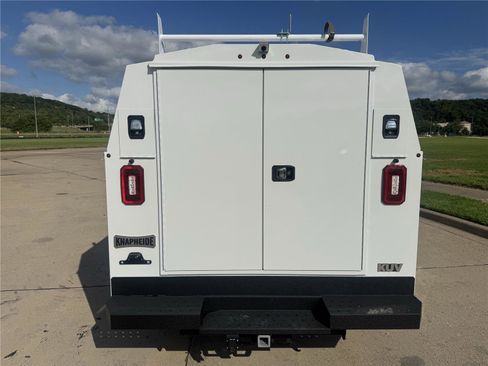 New 2026 Ford E-350 and Econoline 350 Super Duty w/ Power Equipment Group RWD image 3