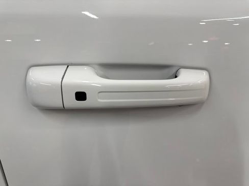 Used 2023 RAM 1500 Laramie AWD/4WD image 23