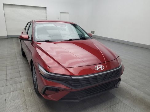 Used 2024 Hyundai Elantra SEL FWD image 13