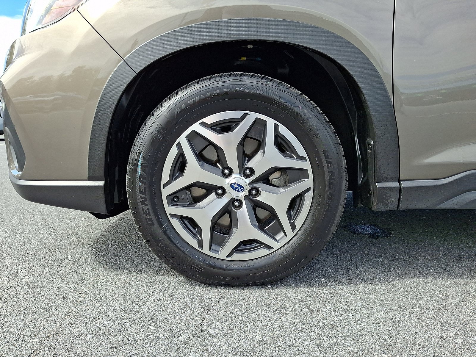 Used 2021 Subaru Forester Premium AWD/4WD image 9