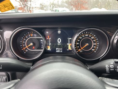 Used 2019 Jeep Wrangler Unlimited Sport image 15