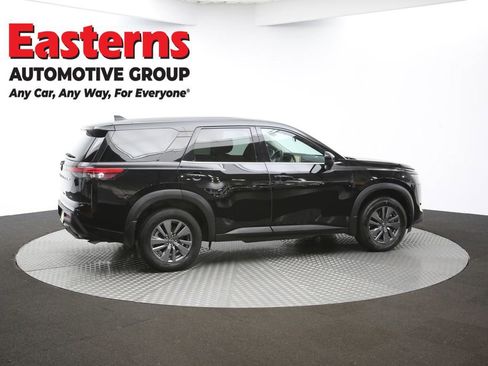 Used 2024 Nissan Pathfinder S image 44