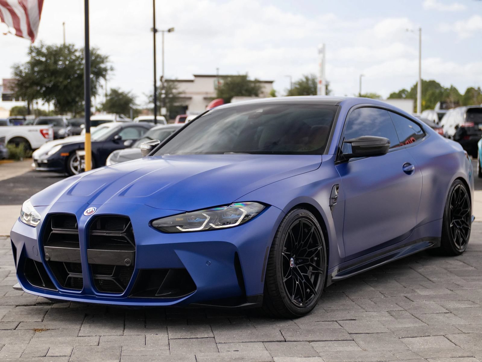 Used 2022 BMW M4 Competition w/ M Carbon Exterior Package RWD image 8