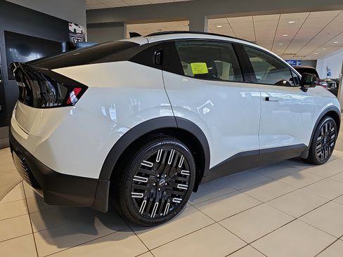 New 2026 Nissan Leaf Platinum+ w/ Cargo Package (Platinum+) image 4