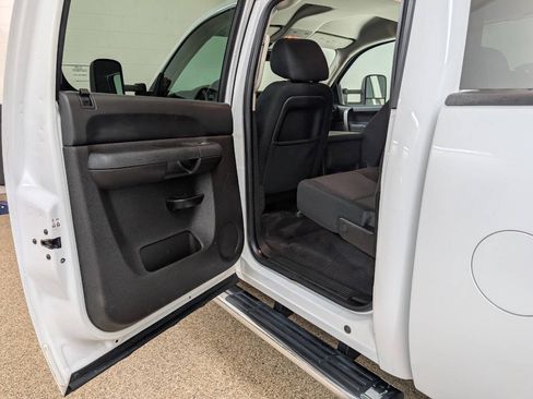 Used 2014 Chevrolet Silverado 2500 LT AWD/4WD image 12