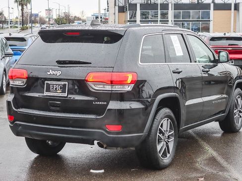 Used 2019 Jeep Grand Cherokee Laredo w/ Laredo X Package image 4