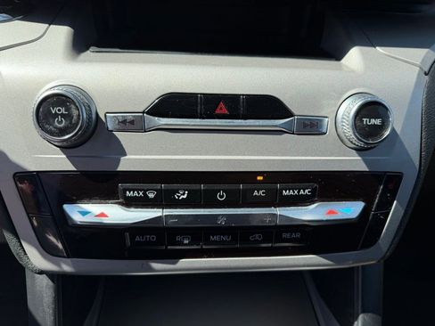 Used 2024 Ford Explorer XLT w/ Class IV Trailer Tow Package image 12