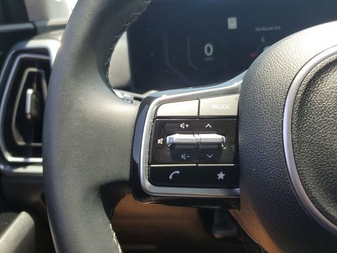 Used 2024 Kia Sorento SX AWD/4WD image 23