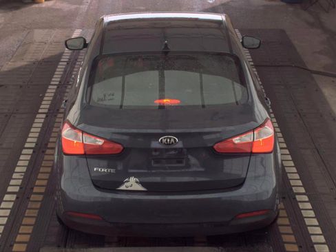 Used 2016 Kia Forte LX FWD image 5