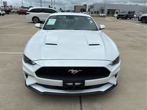 Used 2022 Ford Mustang Premium RWD image 3