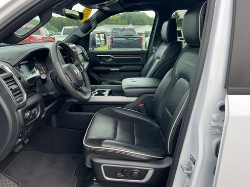Used 2025 RAM 1500 Laramie w/ Sport Appearance Package AWD/4WD image 4