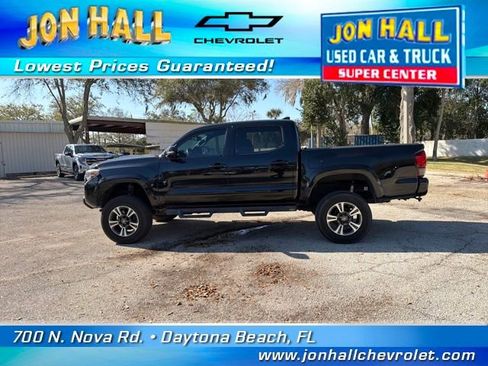 Used 2019 Toyota Tacoma TRD Sport image 5