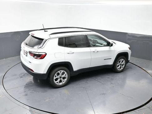 Used 2025 Jeep Compass Latitude AWD/4WD image 12