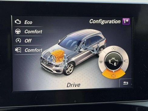 Used 2017 Mercedes-Benz GLC 300 4MATIC image 48