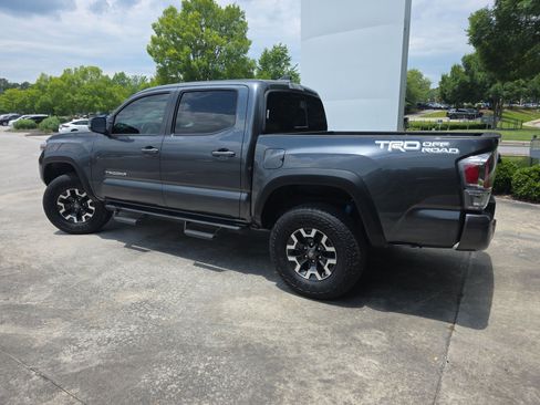 Used 2022 Toyota Tacoma TRD Off-Road w/ Technology Package RWD image 8