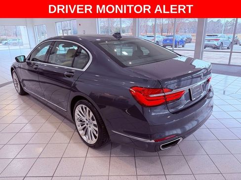 Used 2017 BMW 750i xDrive image 5