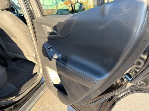 Used 2025 Chevrolet Equinox LT image 13