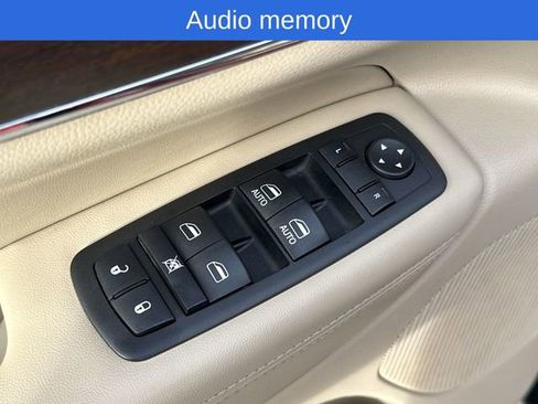 Used 2014 Jeep Grand Cherokee Limited w/ Luxury Group II image 16