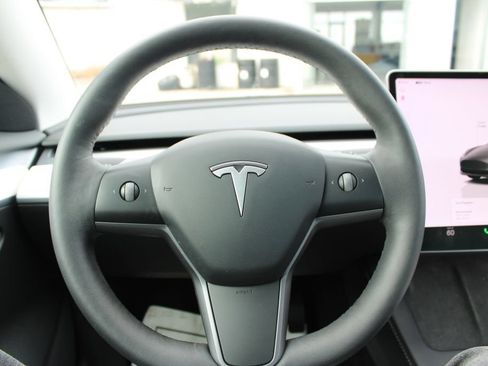 Used 2022 Tesla Model 3 Long Range AWD/4WD image 25