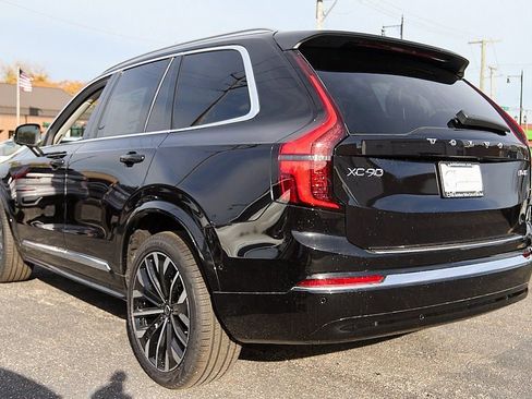 New 2026 Volvo XC90 B6 Plus w/ Protection Package Premier image 7