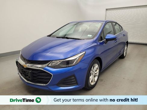 Used 2019 Chevrolet Cruze LT w/ Convenience Package FWD image 1