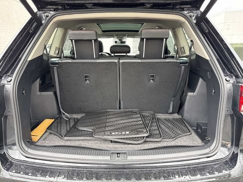 Used 2024 Volkswagen Atlas Peak Edition SEL AWD/4WD image 12