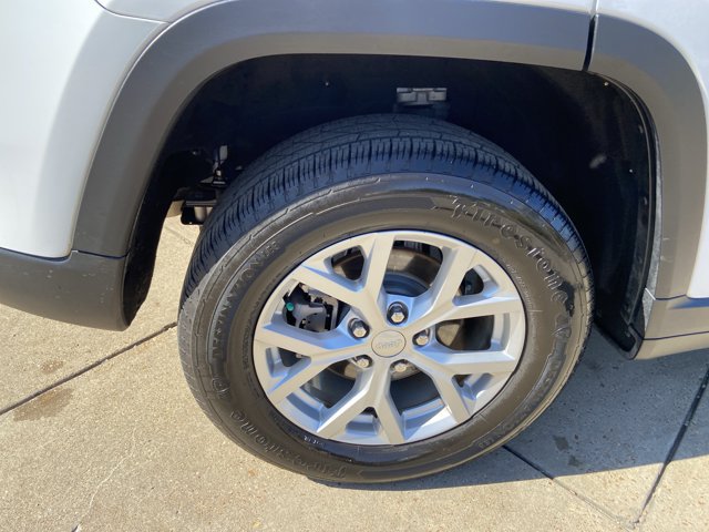 Used 2023 Jeep Grand Cherokee Limited AWD/4WD image 32