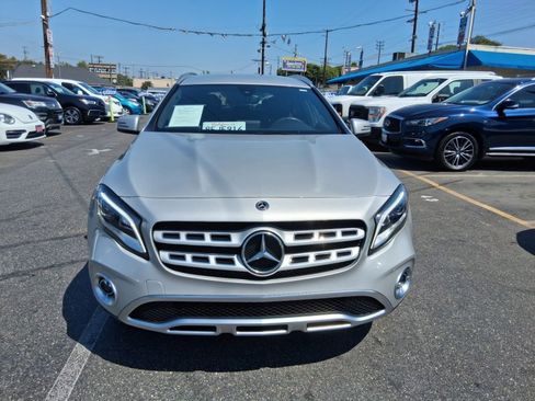 Used 2018 Mercedes-Benz GLA 250 4MATIC w/ Premium Package image 2