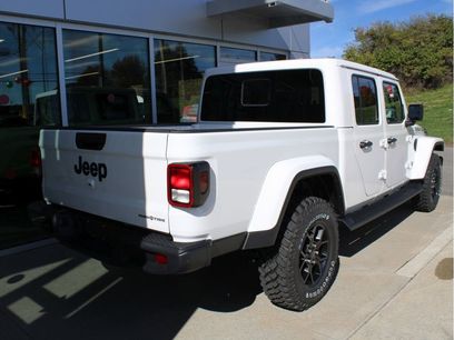 New 2025 Jeep Gladiator Sport