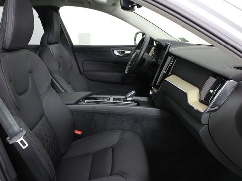 Used 2026 Volvo XC60 B5 Plus AWD/4WD image 29