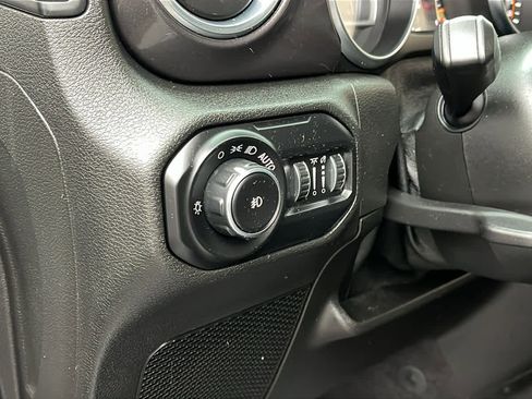 Used 2021 Jeep Wrangler Unlimited Sahara image 25