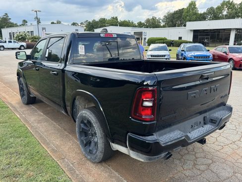 Used 2025 RAM 1500 Big Horn AWD/4WD image 3