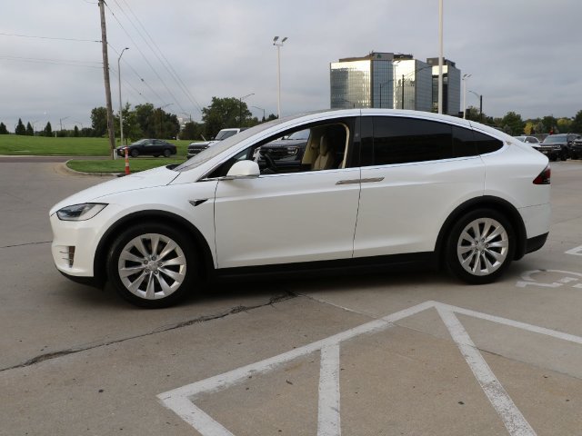 Used 2017 Tesla Model X 75D AWD/4WD image 4