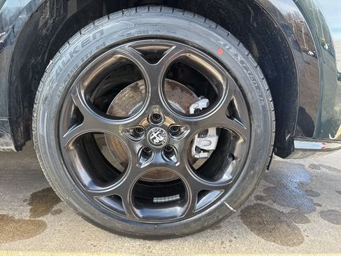 New 2026 Alfa Romeo Tonale Sprint w/ Black Premium Package image 24