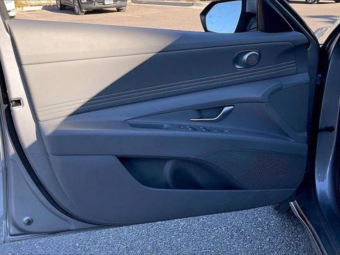 Used 2025 Hyundai Elantra SEL image 21