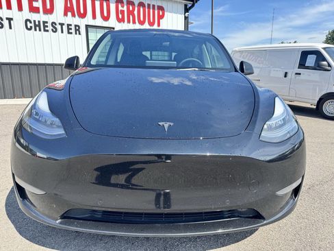 Used 2022 Tesla Model Y Long Range AWD/4WD image 3