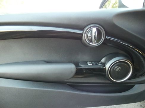 Used 2015 MINI Cooper S image 36