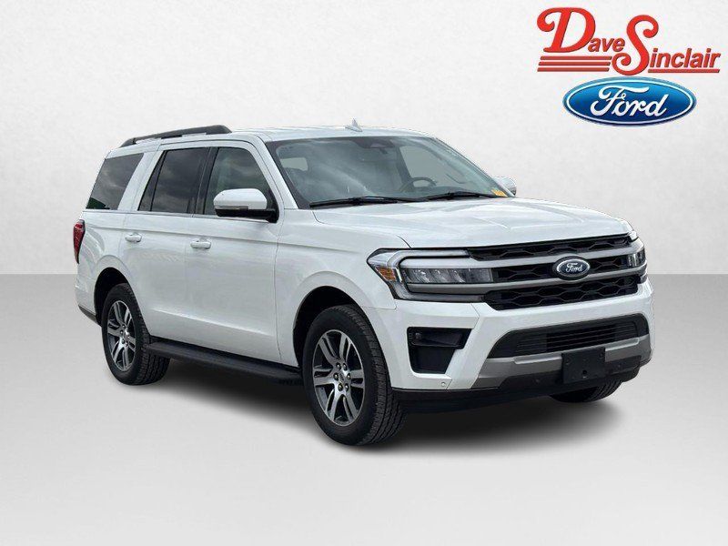 Used 2024 Ford Expedition XLT AWD/4WD image 4