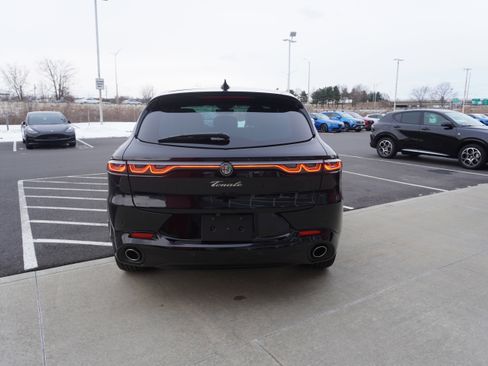 New 2025 Alfa Romeo Tonale image 8